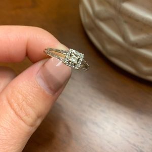 10K White Gold Diamond Promise Ring